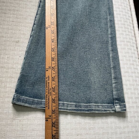 Urban Weekend Womens size 13 Blue Flare Leg Denim Jeans Embroidered Back Pockets - Picture 10 of 11